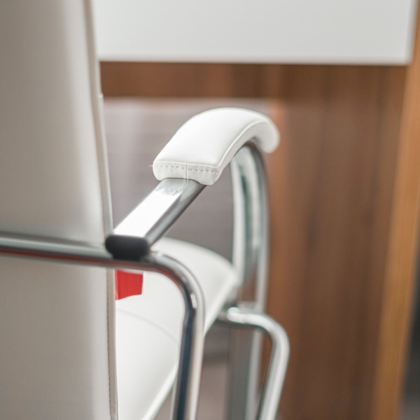 Стул Самба, кожзам Galaxy New White, гальваника, подлокотники бук, под лак - фото покупателей 7